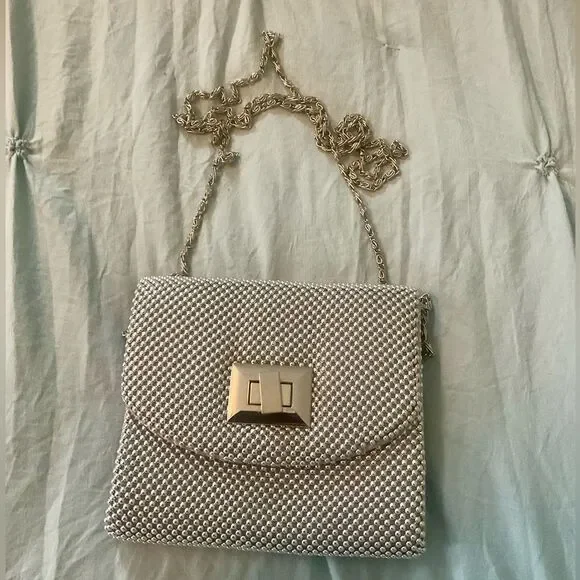 Elegant *La Regale* Silver Bead Chain Crossbody Bag Satin Lining - Picture 2 of 10